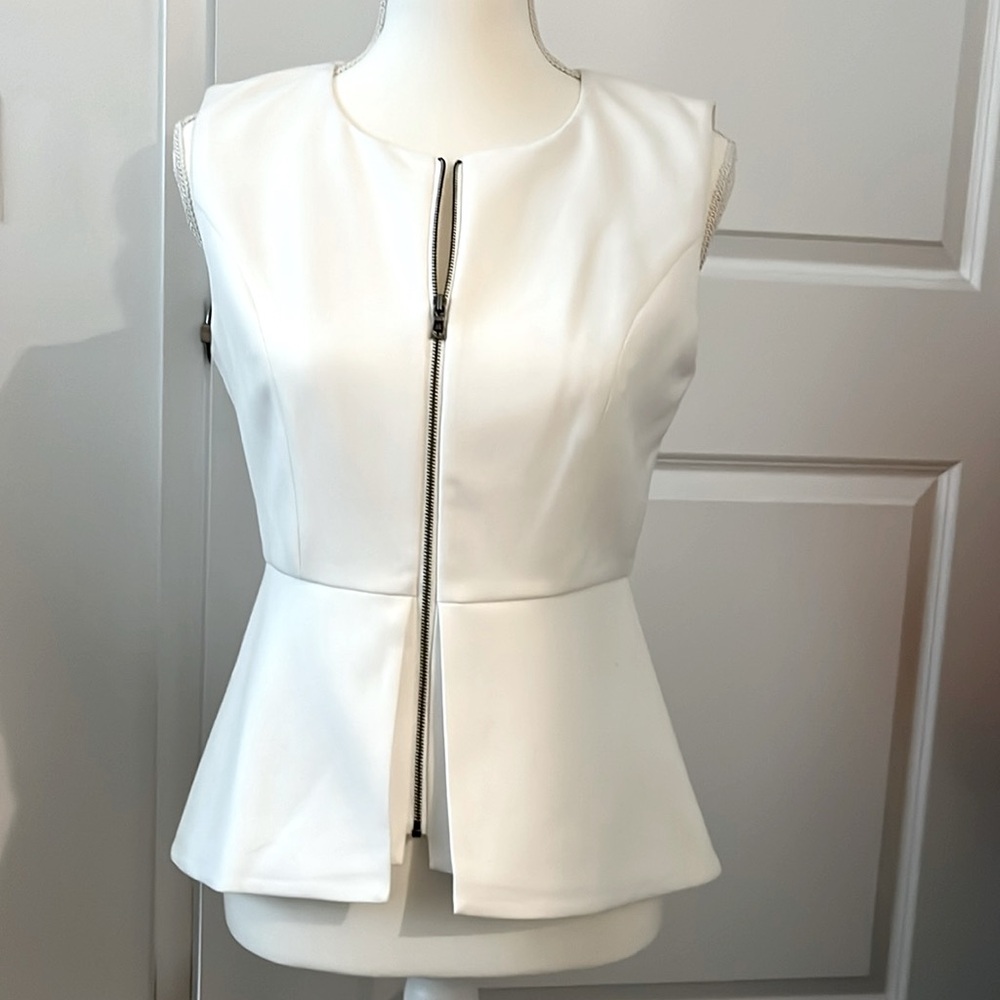 NWT White zip front vest with peplum